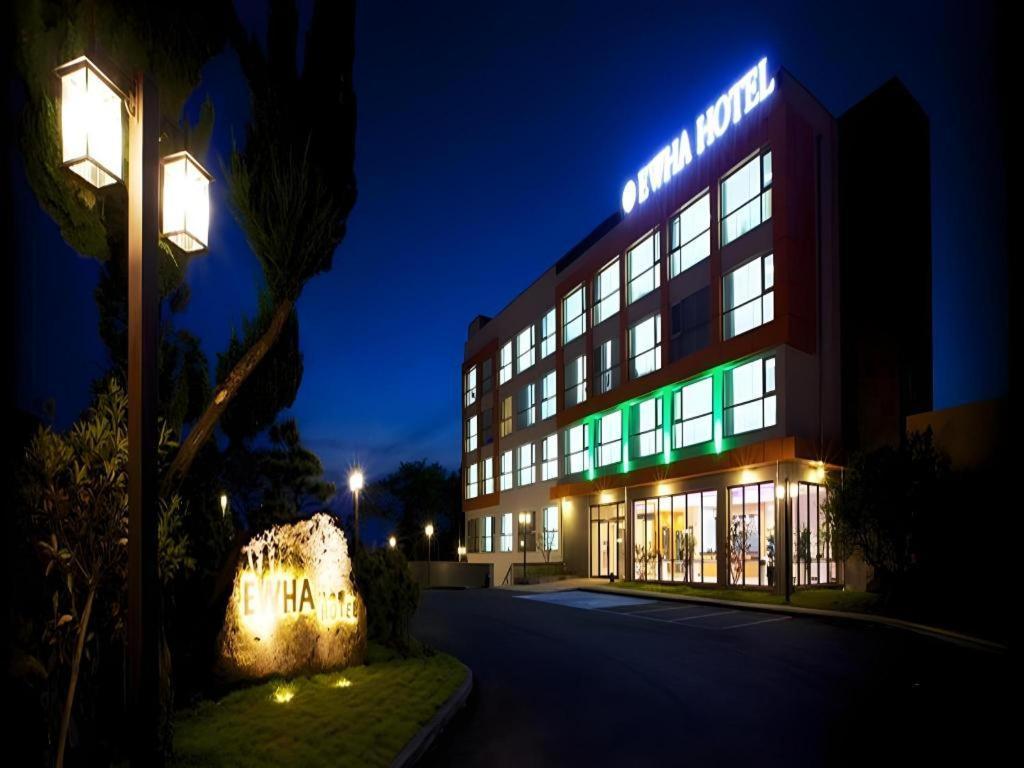 Ewha Hotel Jeju Bagian luar foto