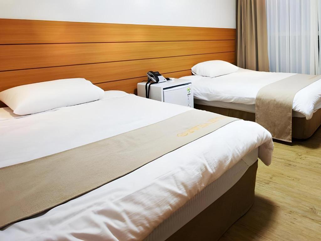 Ewha Hotel Jeju Bagian luar foto
